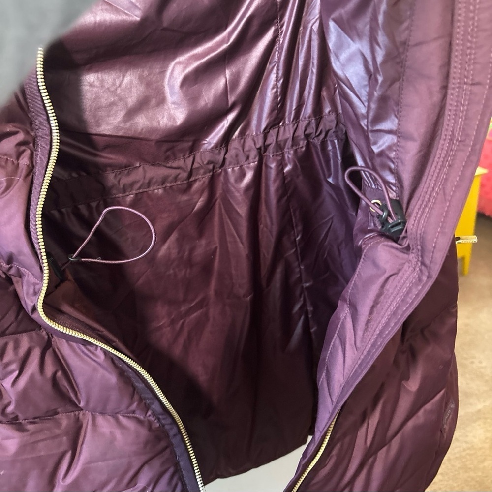Athleta Responsible Down CYA Zipper Vest Cassis Purple Burgundy Size XL $178 - Picture 9 of 9